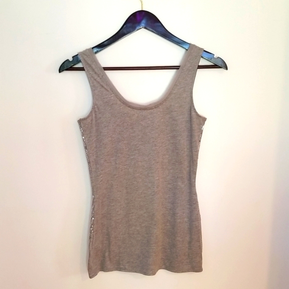 Silver sequin tank with deep scoop neck great condition size small - Picture 2 of 2